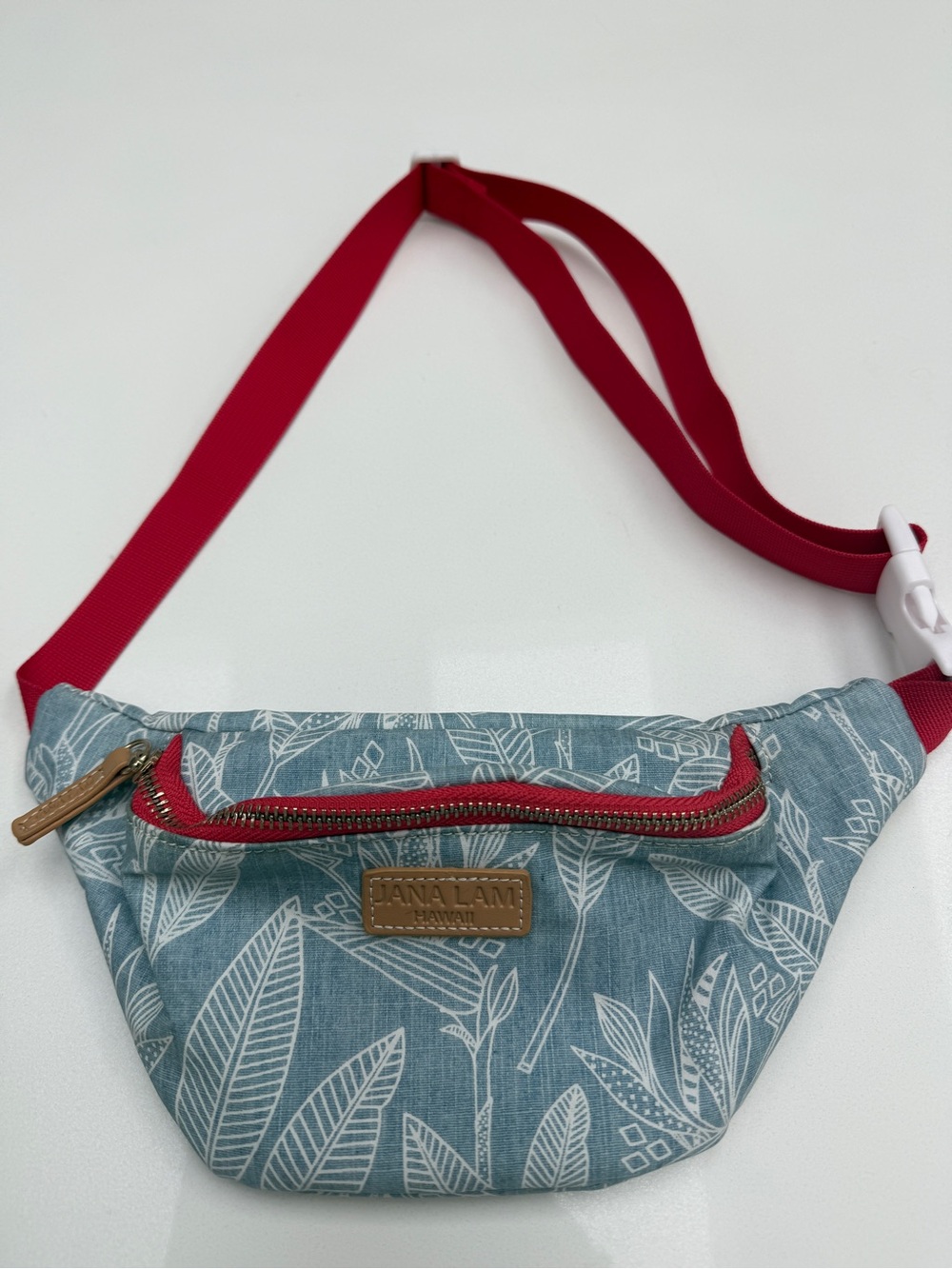 New Jana Lam Hawaii Fanny Pack - Blue Leaf Print - Picture 3 of 11
